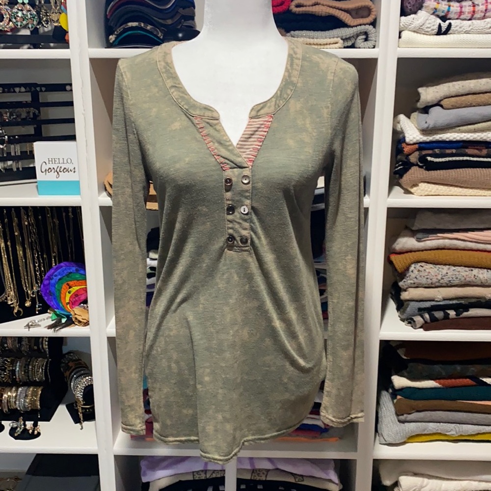 Henley tee